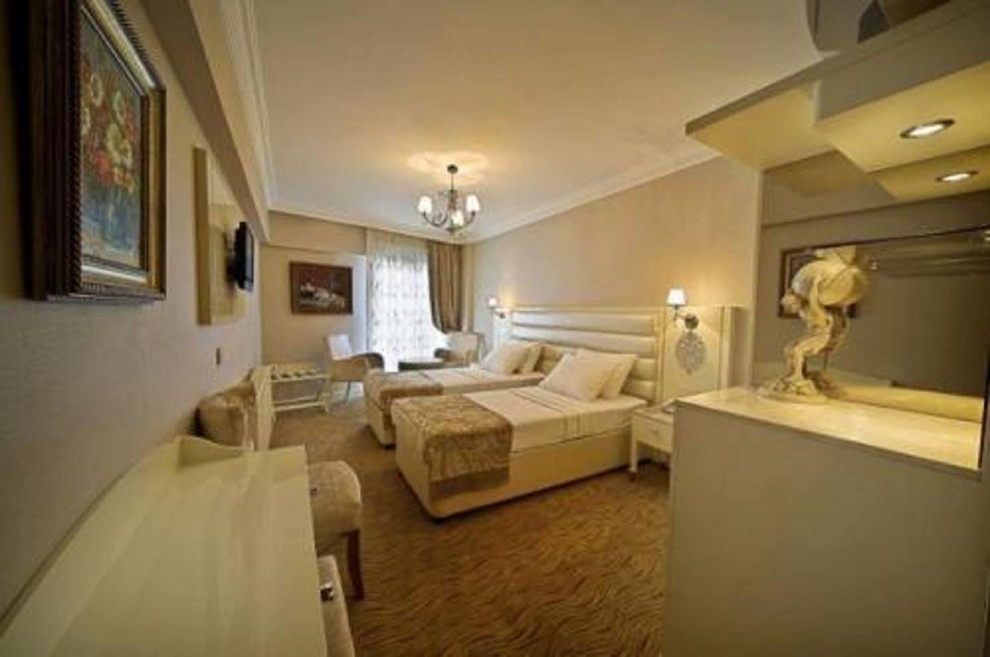 Royce Hotel Istanbul Exterior photo